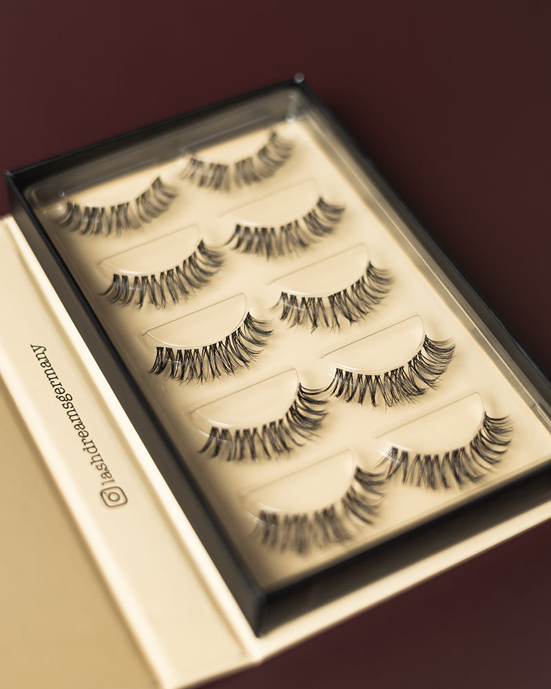 große offene schachtel mit fünf künstlichen dyi wimpern Paaren der Marke lashdreams, Modell eyecatcher doll eye